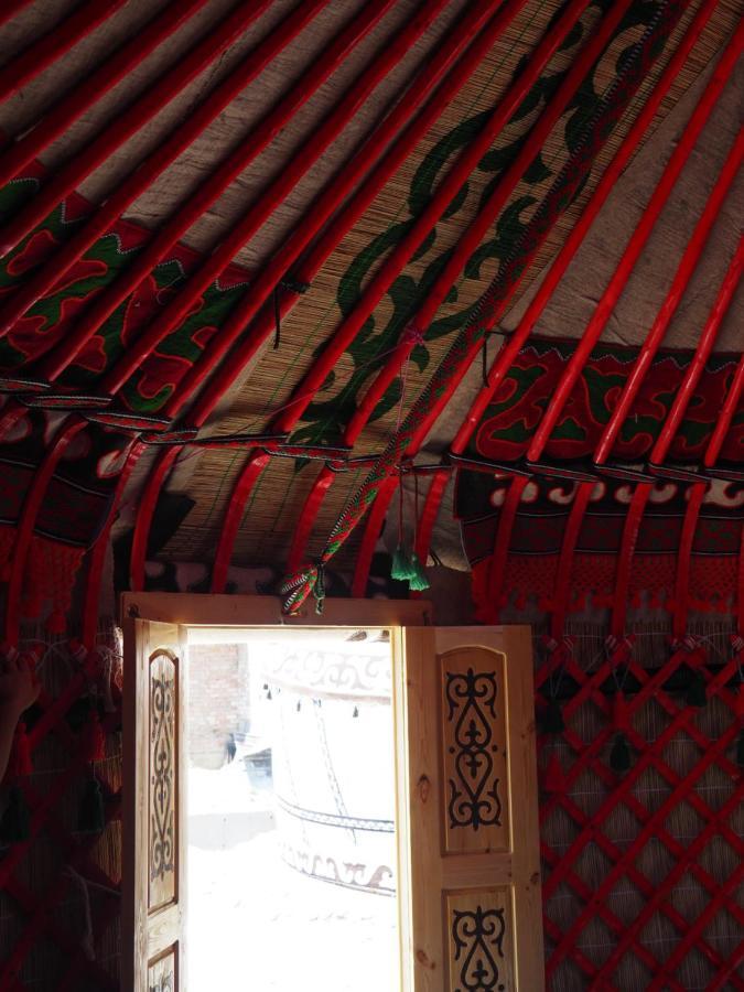 Silkroad Guesthouse Biskek Kültér fotó