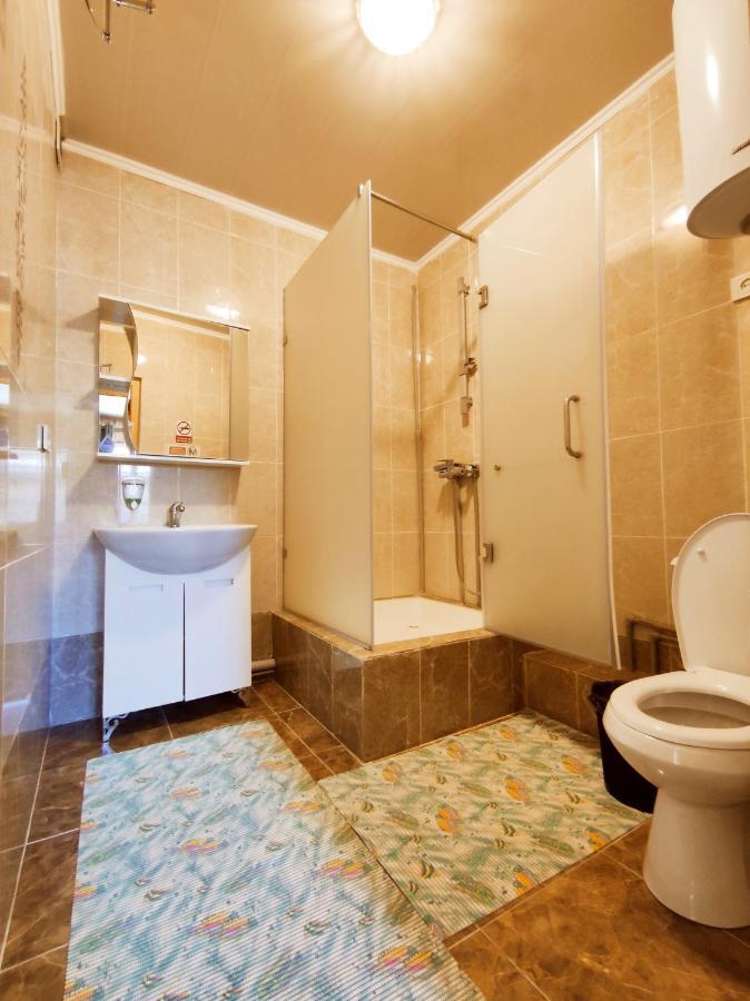 Silkroad Guesthouse Biskek Kültér fotó