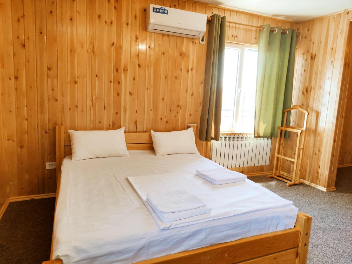 Silkroad Guesthouse Biskek Kültér fotó