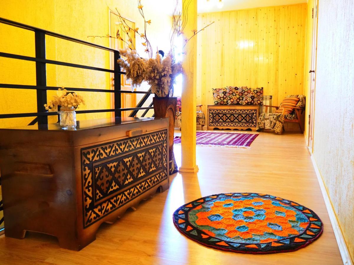 Silkroad Guesthouse Biskek Kültér fotó