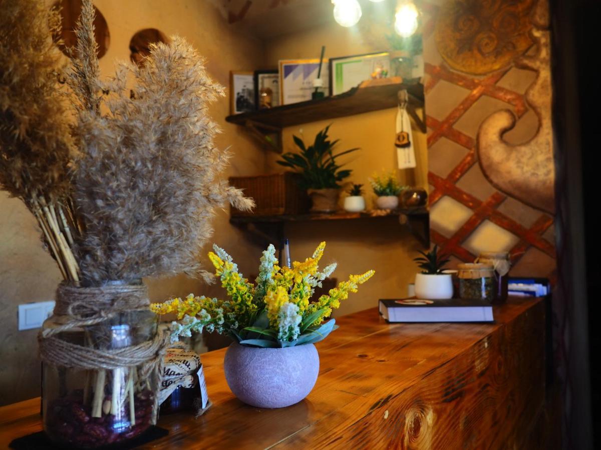 Silkroad Guesthouse Biskek Kültér fotó