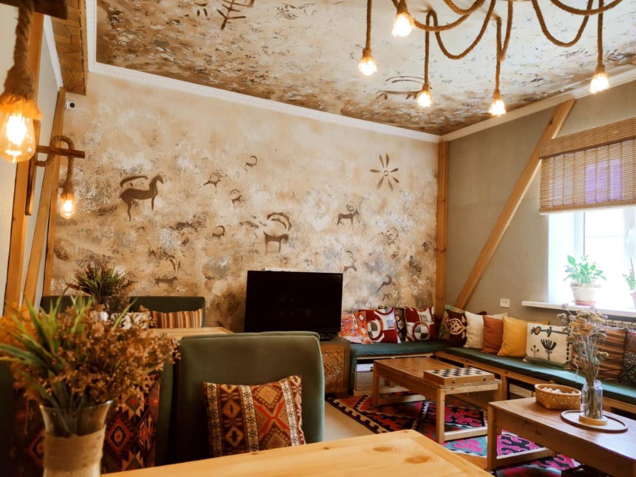 Silkroad Guesthouse Biskek Kültér fotó