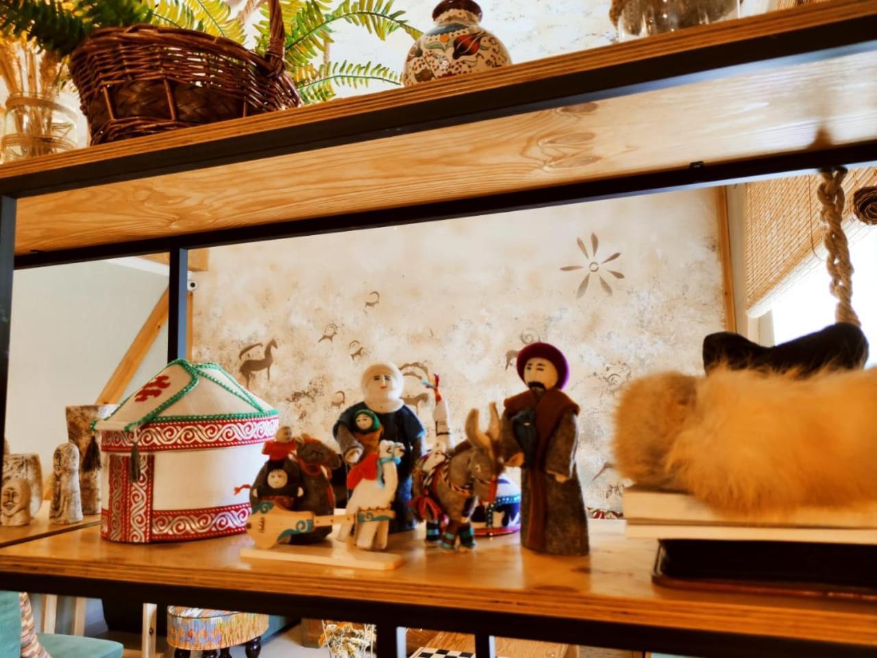 Silkroad Guesthouse Biskek Kültér fotó